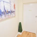 20a 2 Bed Flat, Sleeps 4,wifi,near Cabot Circus, Bri 1mi בריסטול