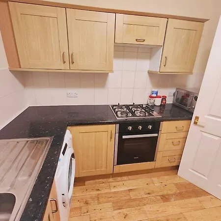 20a 2 Bed Flat, Sleeps 4,wifi,near Cabot Circus, Bri 1mi * בריסטול