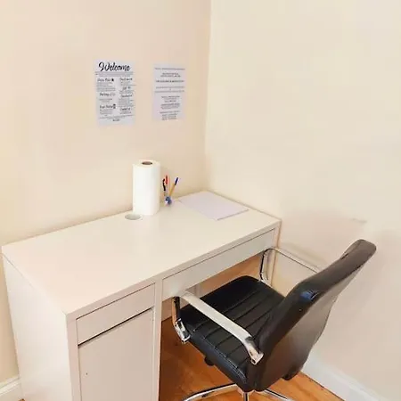 Apartmán 20a 2 Bed Flat, Sleeps 4,wifi,near Cabot Circus, Bri 1mi