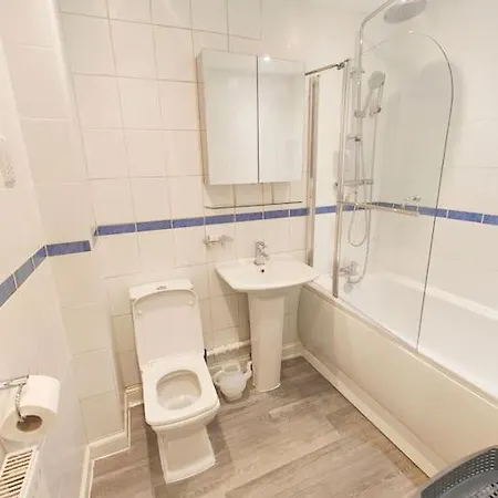 Lejlighed 20a 2 Bed Flat, Sleeps 4,wifi,near Cabot Circus, Bri 1mi *