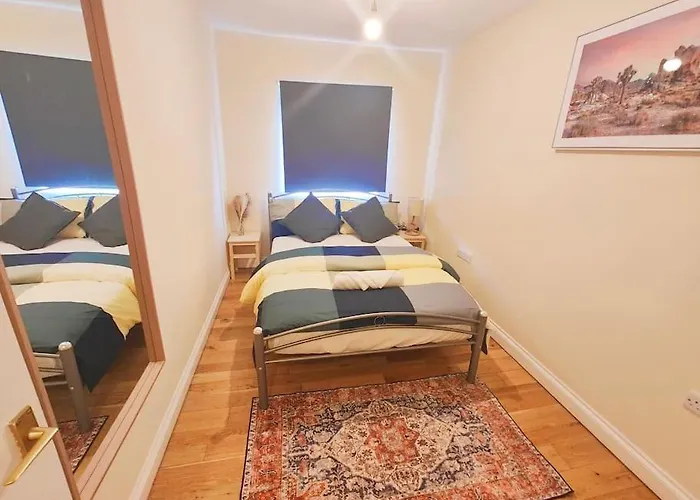 20a 2 Bed Flat, Sleeps 4,wifi,near Cabot Circus, Bri 1mi דירה