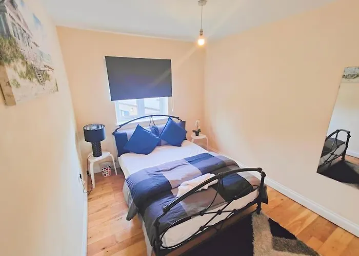 20a 2 Bed Flat, Sleeps 4,wifi,near Cabot Circus, Bri 1mi Daire