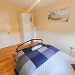 20a 2 Bed Flat, Sleeps 4,wifi,near Cabot Circus, Bri 1mi דירה