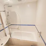 20a 2 Bed Flat, Sleeps 4,wifi,near Cabot Circus, Bri 1mi דירה *