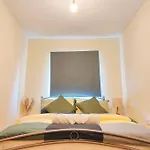 20a 2 Bed Flat, Sleeps 4,wifi,near Cabot Circus, Bri 1mi בריסטול