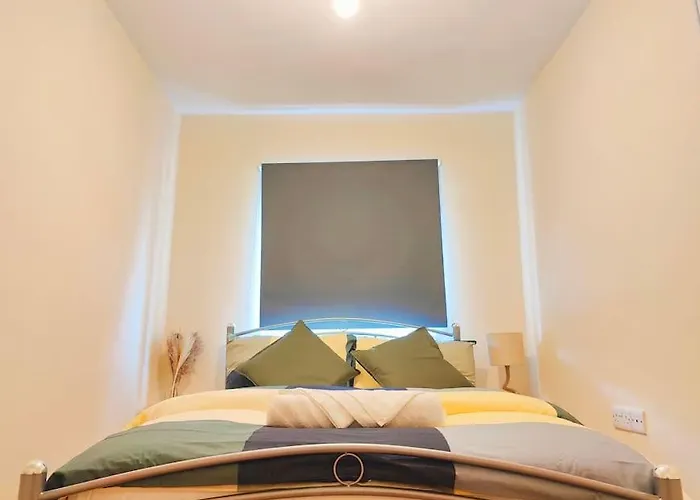 20a 2 Bed Flat, Sleeps 4,wifi,near Cabot Circus, Bri 1mi Μπρίστολ